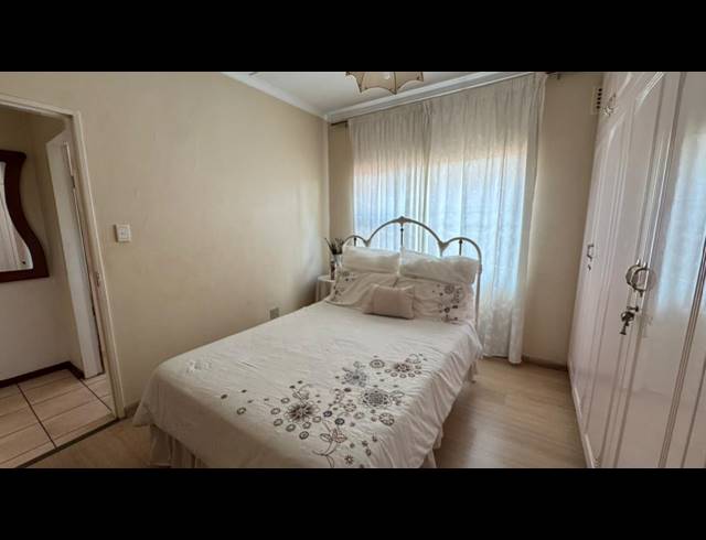 4 BEDROOM FREESTANDING FOR SALE IN ORIENT HEIGHTS